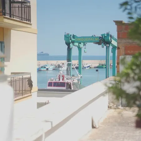 Dimora D'altomare Apartmanhotel 3*